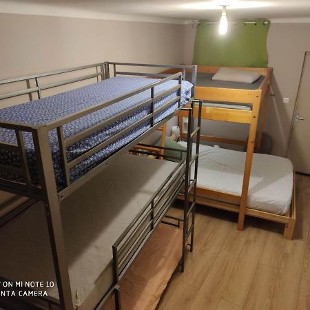 Logement Chambre Seul En Supplement Ou Dortoir Mixte Roquemaure  Eksteriør billede